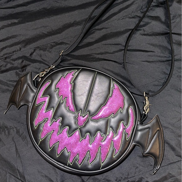Love pain and stitches bad company bag with bat wings - Picture 2 of 6